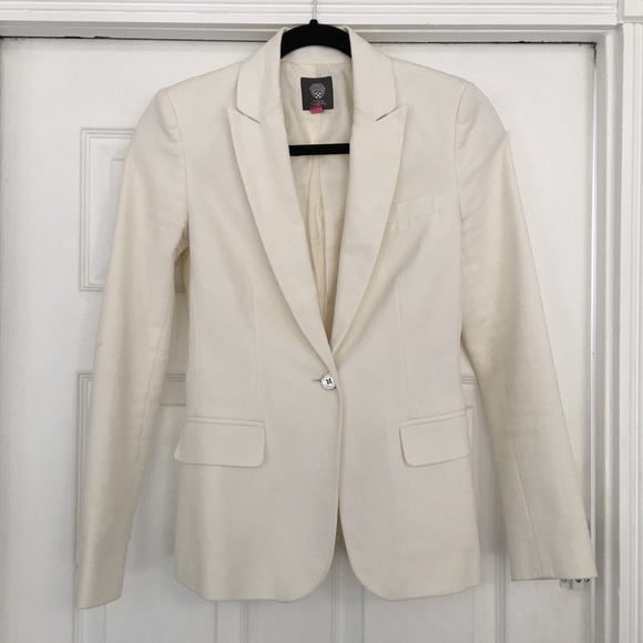 Vince Camuto Jackets & Blazers - Vince Camuto cream blazer
